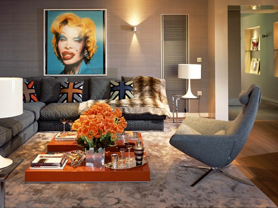 Pop-Art-Design-for-Living-Room-with-Vase-of-Orange-Flowers